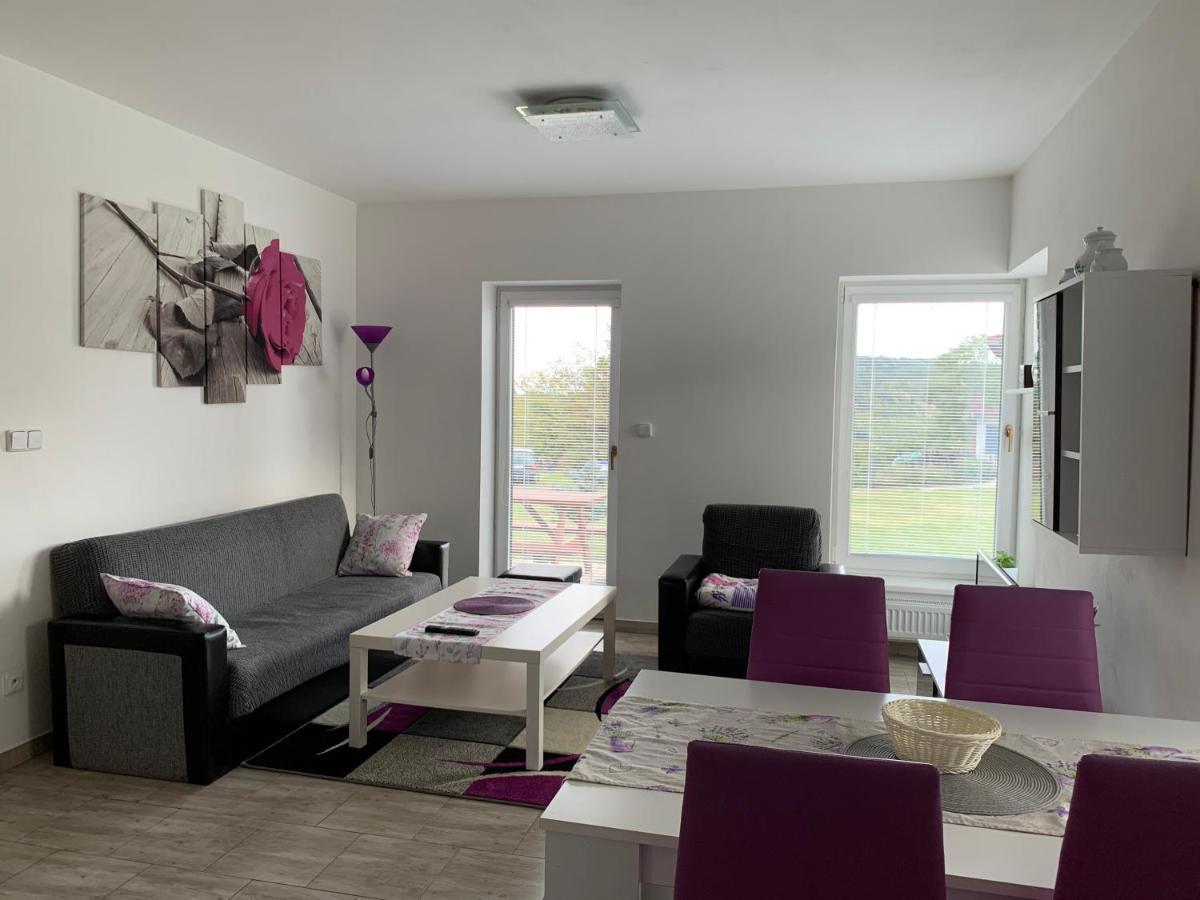 Apartmany Na Rozcesti Lomnice nad Popelkou Exterior photo