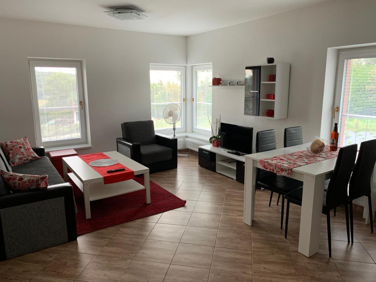 Apartmany Na Rozcesti Lomnice nad Popelkou Exterior photo